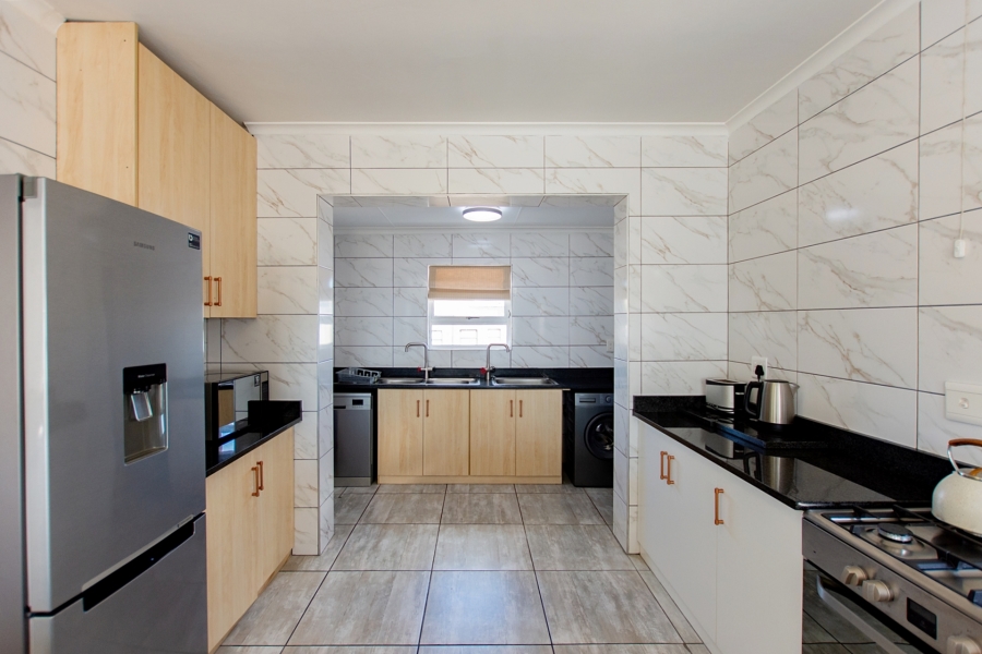 4 Bedroom Property for Sale in Britannia Bay Western Cape